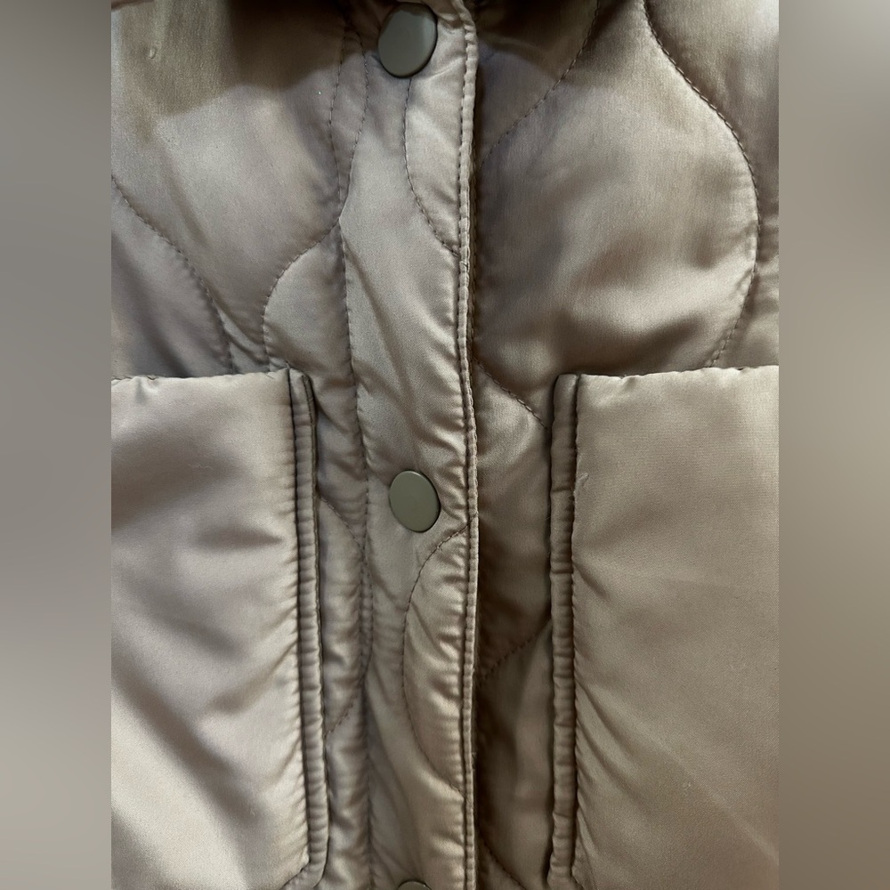 🧥Reserved‘s Quilted Tan Jacket. - Picture 3 of 8
